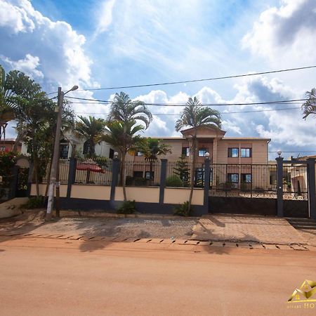 Yaoundé Appart Hotel Mireille מראה חיצוני תמונה