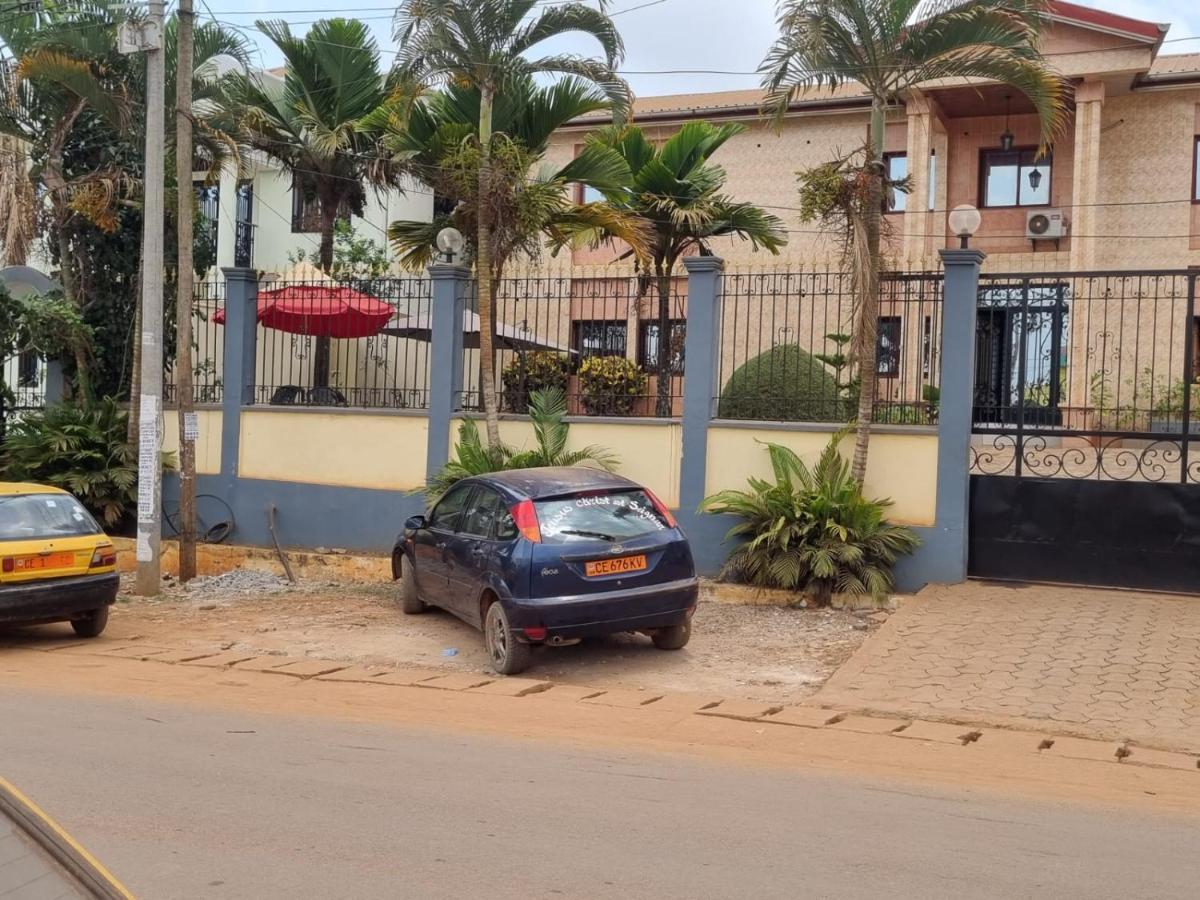 Yaoundé Appart Hotel Mireille מראה חיצוני תמונה