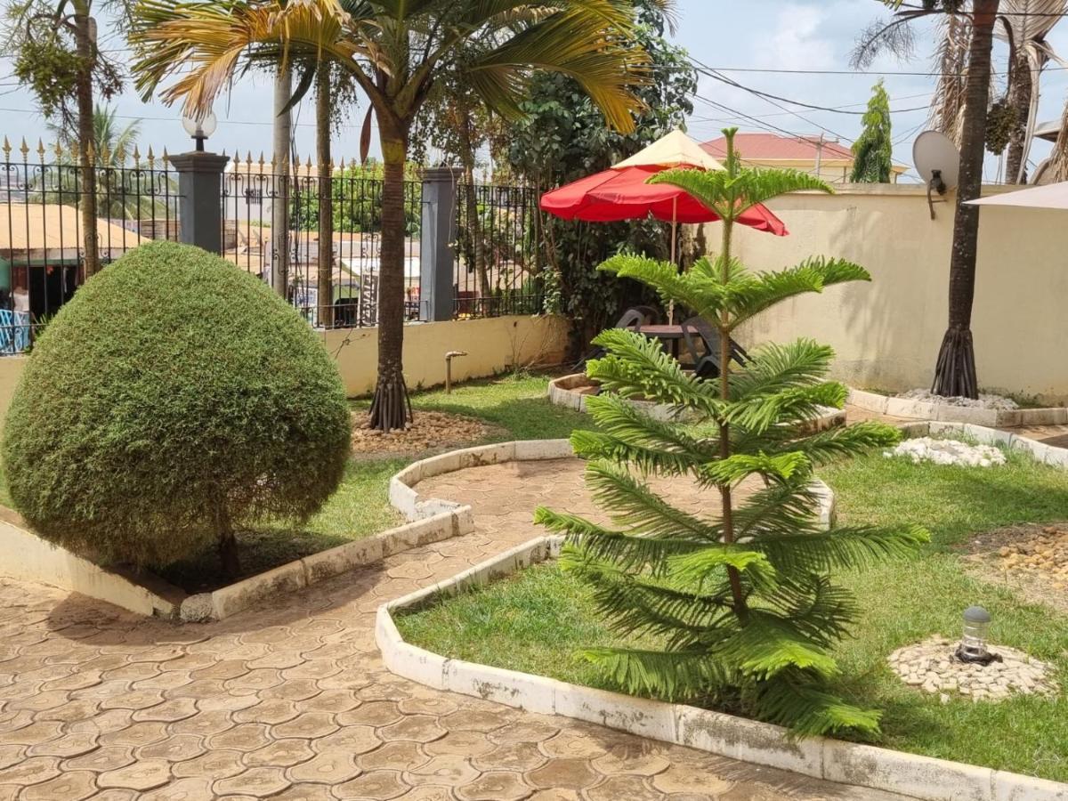 Yaoundé Appart Hotel Mireille מראה חיצוני תמונה