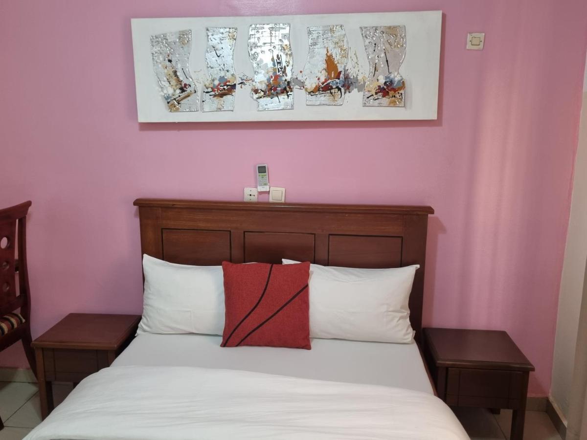 Yaoundé Appart Hotel Mireille מראה חיצוני תמונה