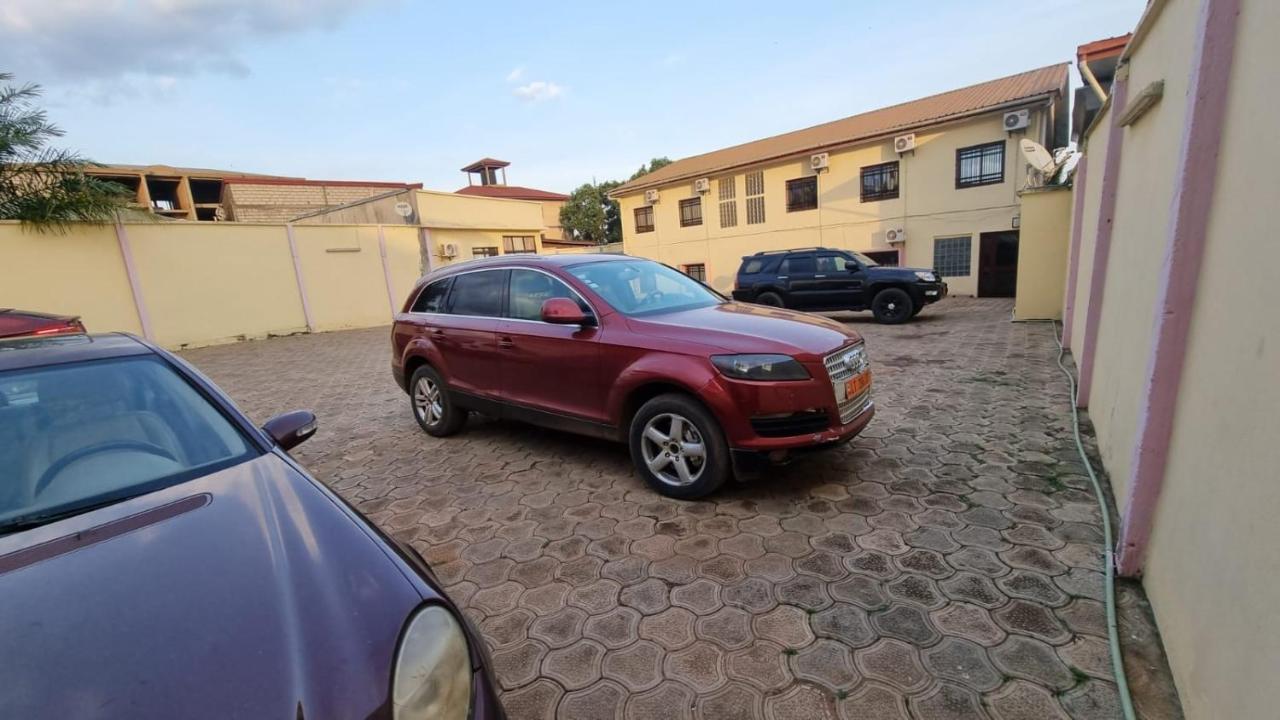 Yaoundé Appart Hotel Mireille מראה חיצוני תמונה
