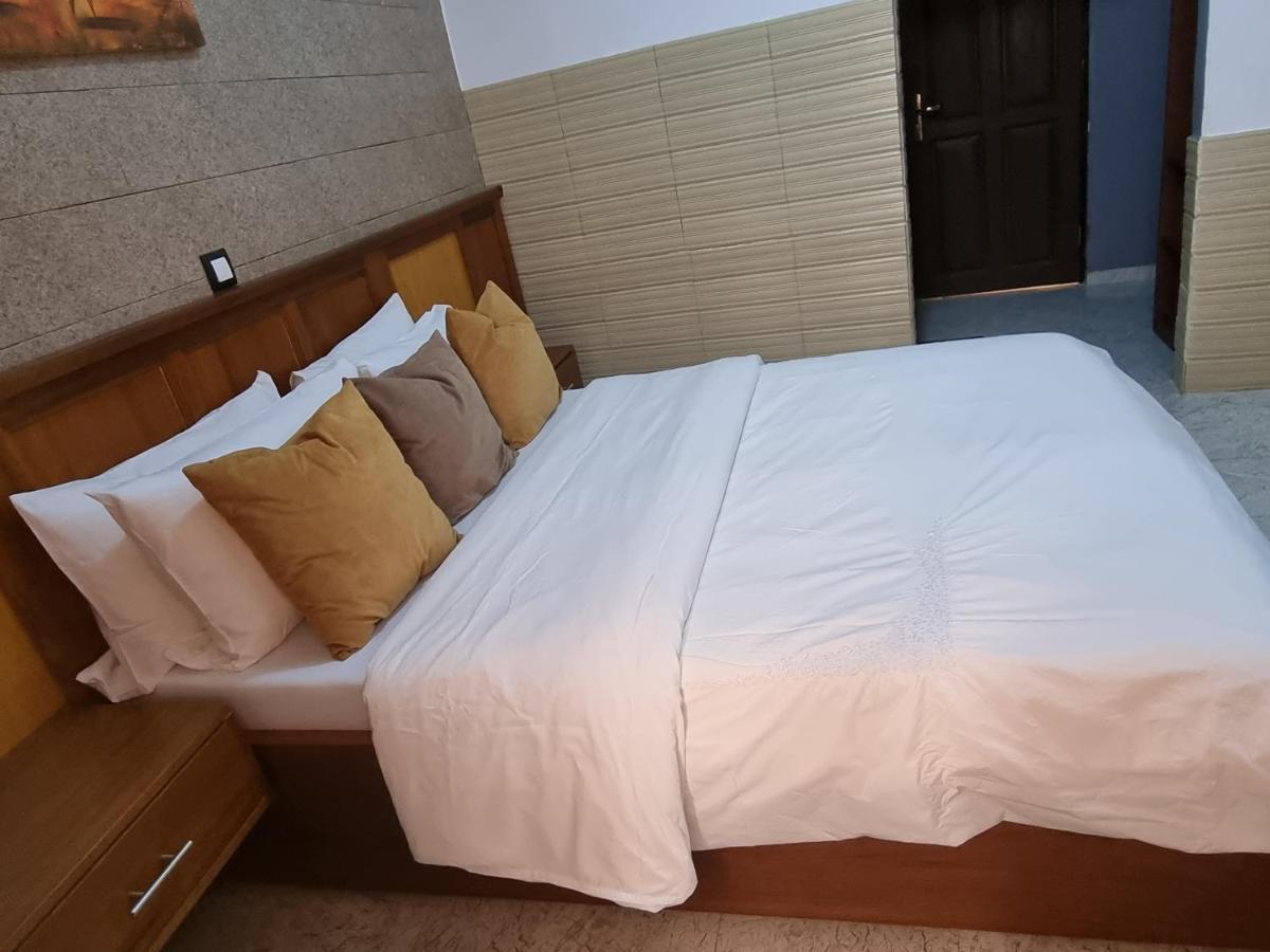 Yaoundé Appart Hotel Mireille מראה חיצוני תמונה