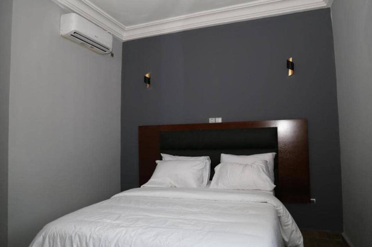Yaoundé Appart Hotel Mireille מראה חיצוני תמונה