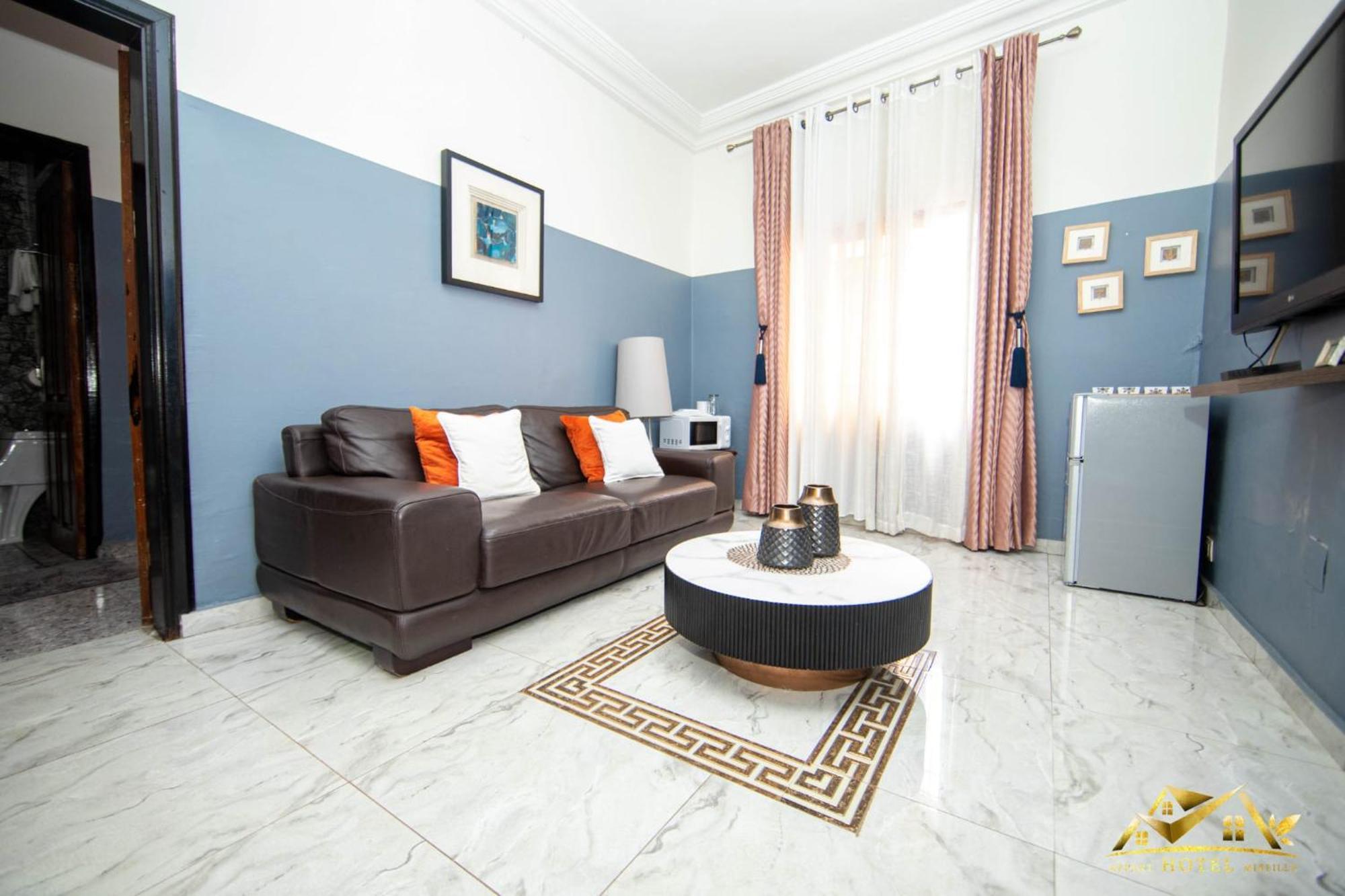 Yaoundé Appart Hotel Mireille מראה חיצוני תמונה