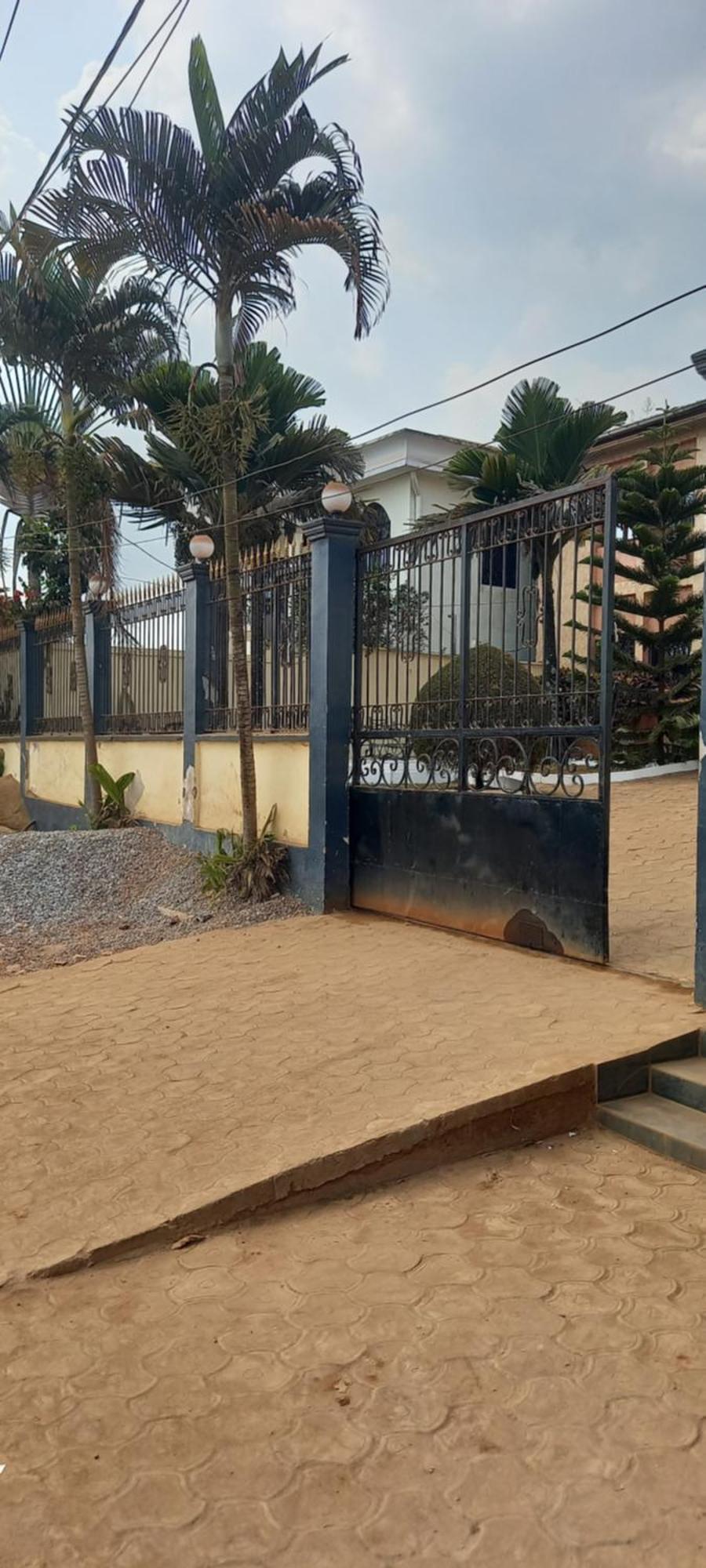 Yaoundé Appart Hotel Mireille מראה חיצוני תמונה