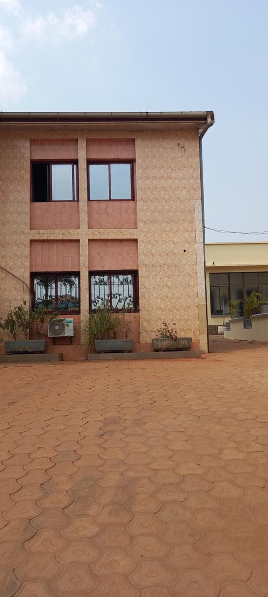 Yaoundé Appart Hotel Mireille מראה חיצוני תמונה
